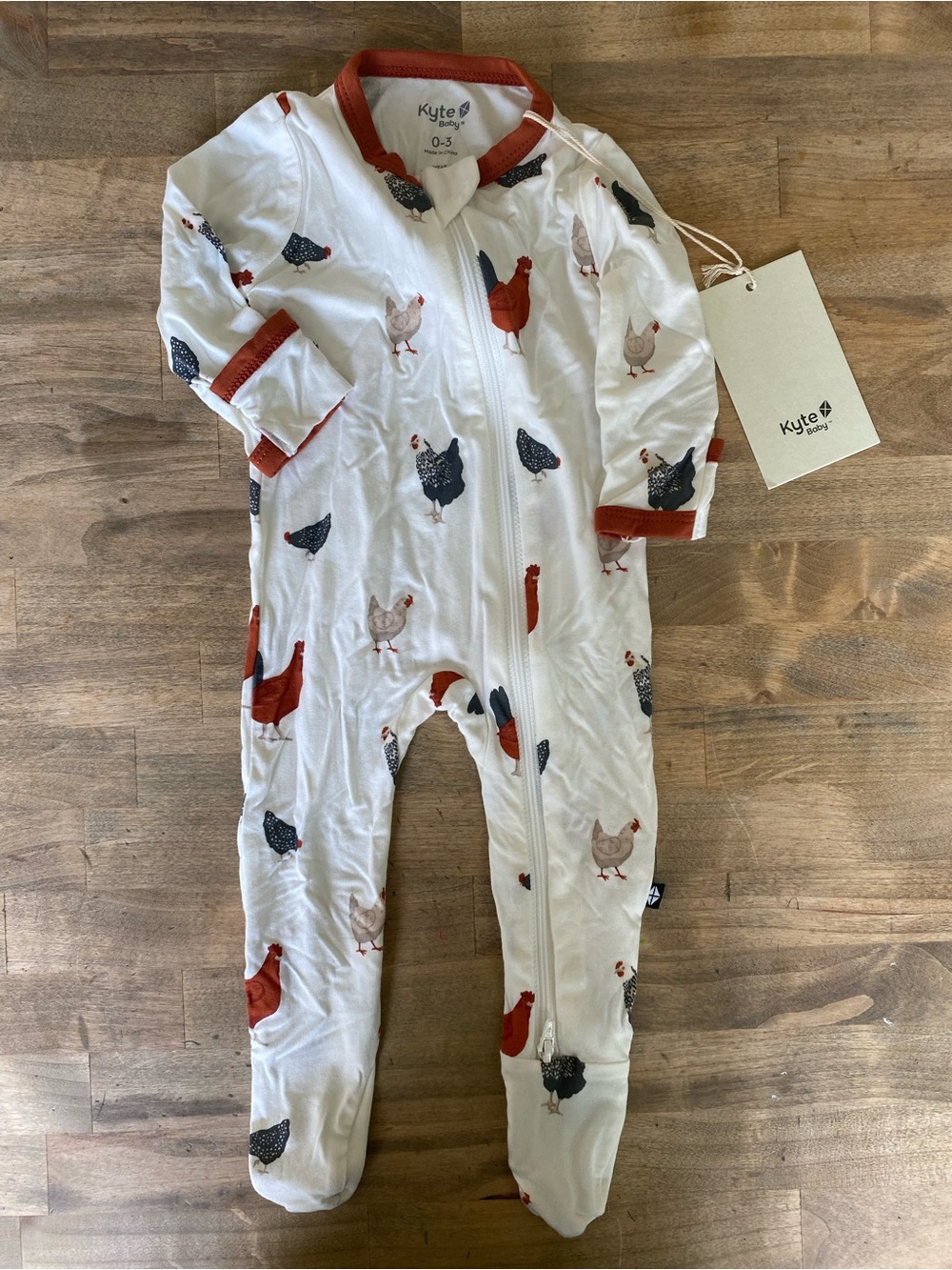 Kyte Baby White Hen Print Zip Footed One-Piece Chicken/Chick